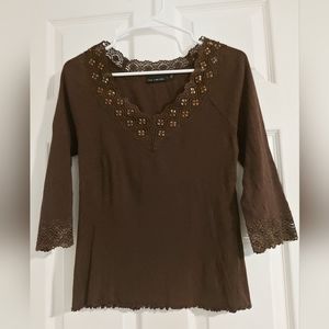 The limited 3/4 sleeves size large